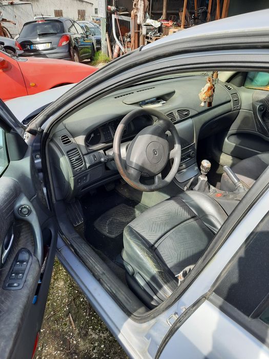 RENAULT Laguna II Hatchback (BG) 1.9 dCi Diesel 120 cv / 88 kW