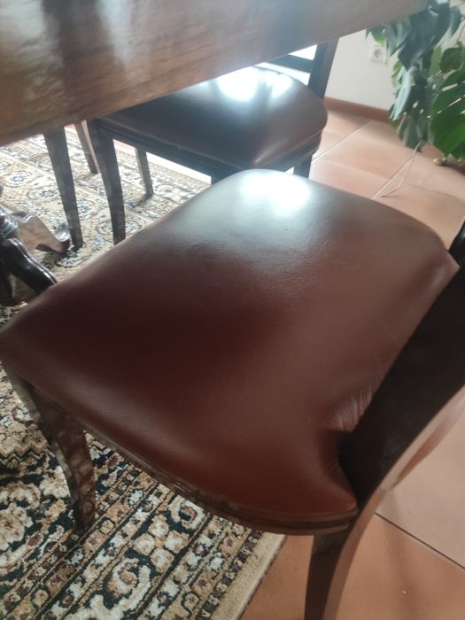 Mesa de jantar+8 cadeiras