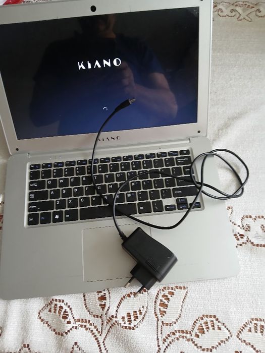 Sprzedam laptop kiano sprawny