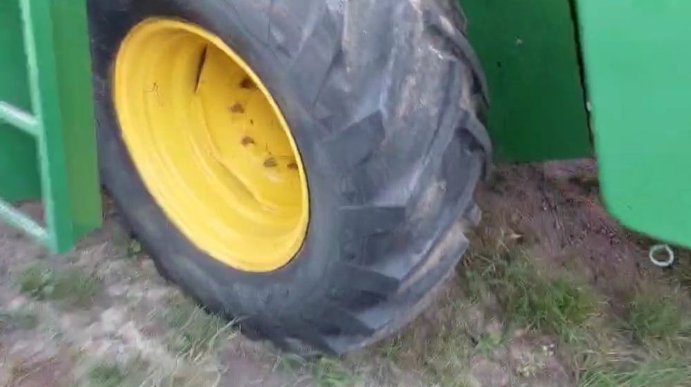 Продаю комбайн Джон дір  1042.  John Deer