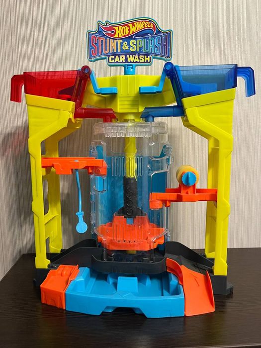 Автомойка Hot wheels хот вилс в идеальном состоянии