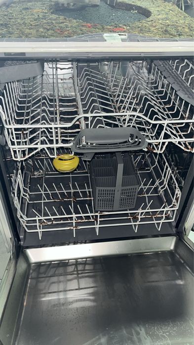 Estou a dar Maquina de lavar loiça encastre BOSCH SMV40D10EU