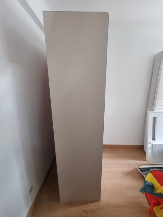 Roupeiro para quarto de criança