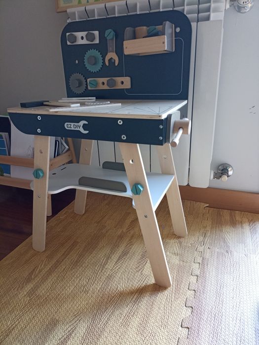 Mesa de ferramentas infantil430672858685132802