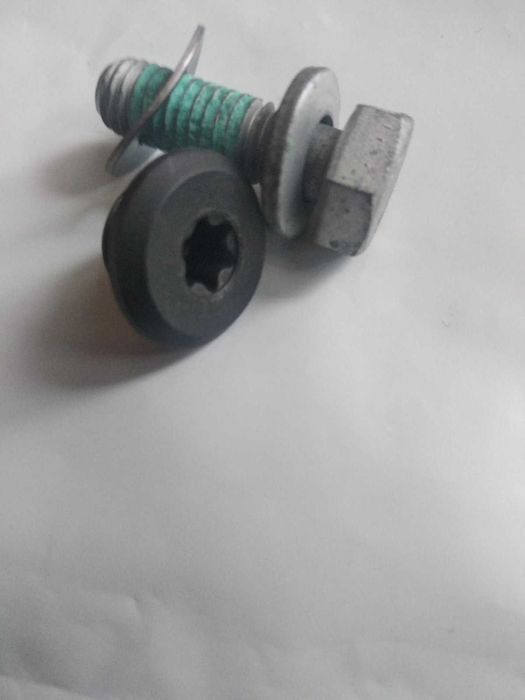 Крепление заднего стабилизатора Пежо