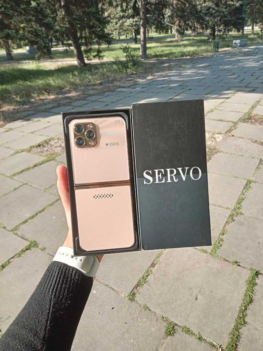 Мобільний телефон смартфон Servo 4 SIM- екран 2,6'', 4 SIM, 1200 мАг