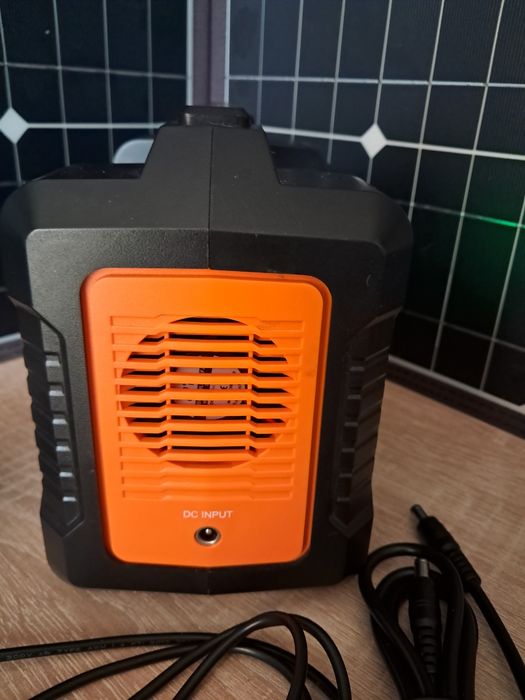 Przenośna stacja zasilania Powerbank FlashFish E200 40800mAh/151Wh 200W + panel słoneczny 100W