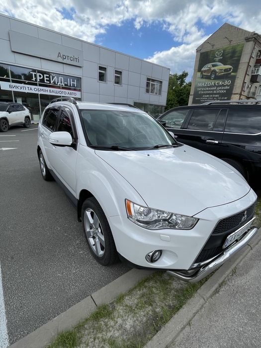 Mitsubishi outlander xl 2011 год Митсубиси аутлендер