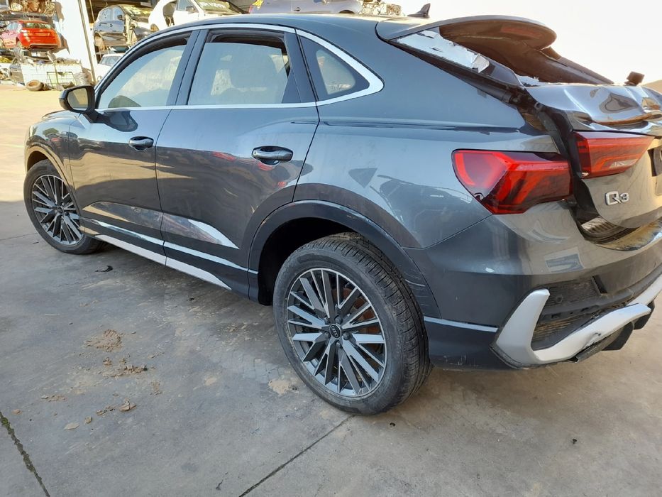 Para peças AUDI Q3 (F3B)