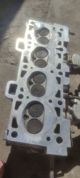 Продам головку блока цилиндров (ГБЦ) ВАЗ 2108 / 2109 / 21099.