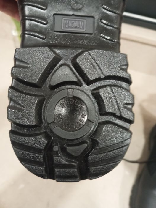 Botas Magnum tamanho 43