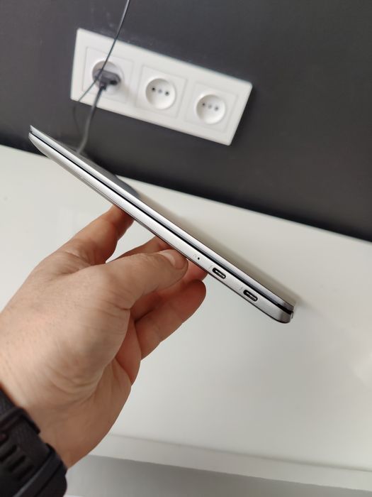 Ультратонкий ноутбук lenovo yoga s730 /i5 8265u/8 ГБ/SSD 256/full HD