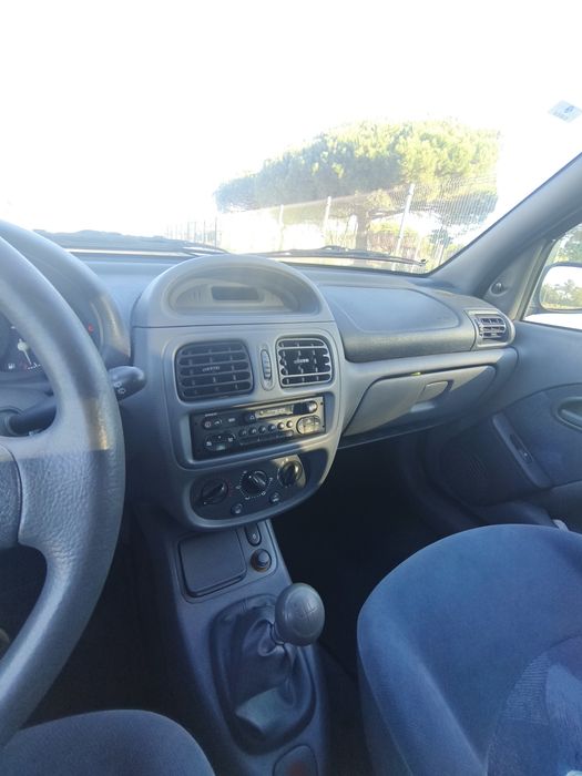 Renault Clio II  1.2 Gasolina 1999