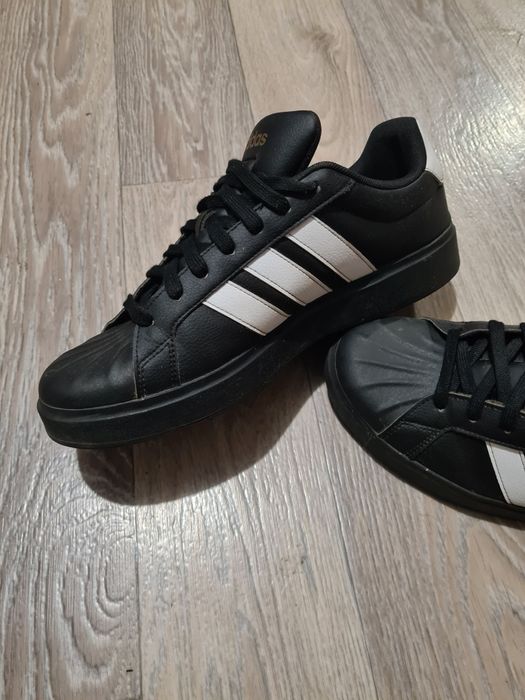 Чоловічі кеди, снікерси Adidas Streettalk
код: 178183
Adidas STREETTALK