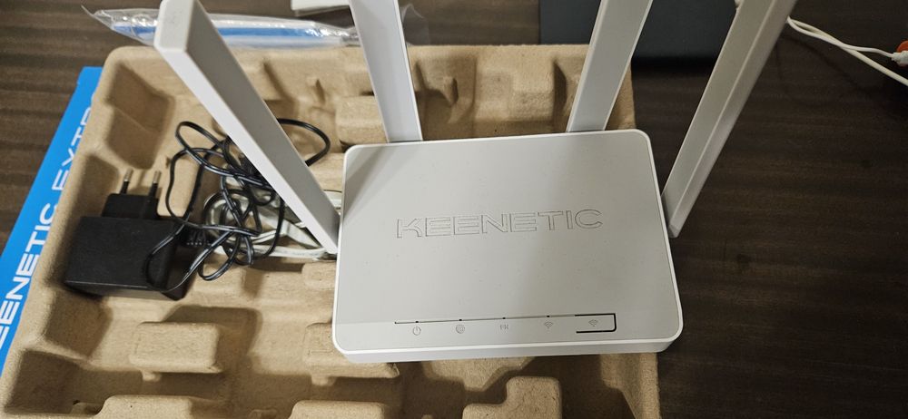 Маршрутизатор Keenetic Extra (KN-1710)