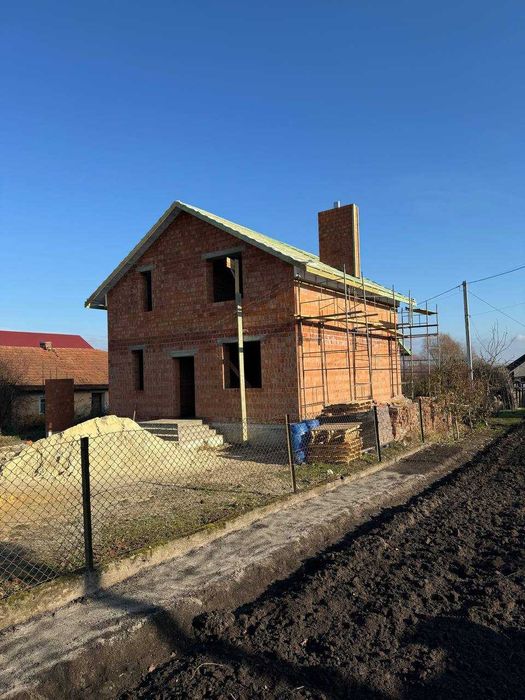 Будівництво та будівельні послуги під ключ — житло, склади, комерція.