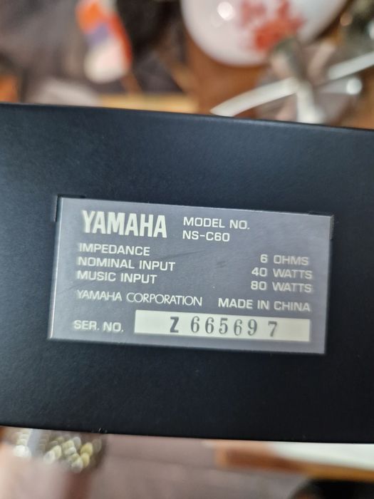 Coluna  Central Yamaha NS- C60