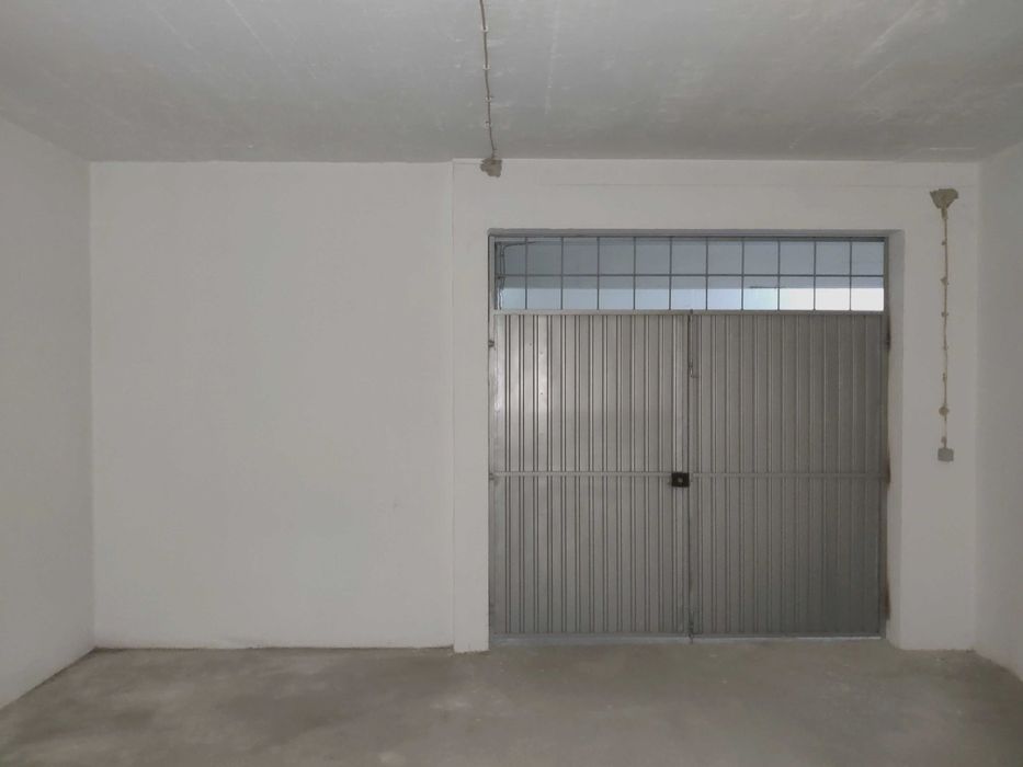 Garagem Box Fechada 29m² para Arrendamento - Entroncamento