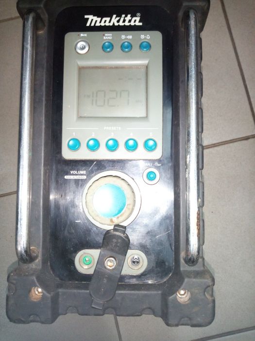 Радио макита bmr 100 оригінал Японія