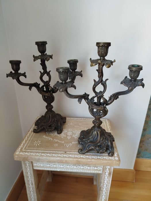 Magnífico Par de Castiçais de 3 Lumes