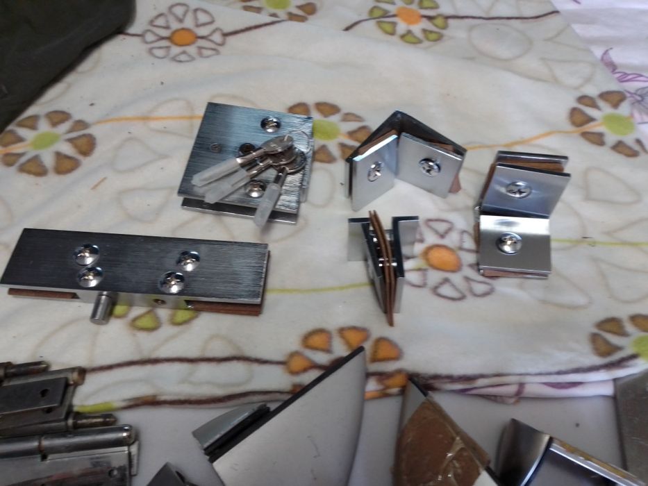 Conjunto de ferragens para portas de vidro