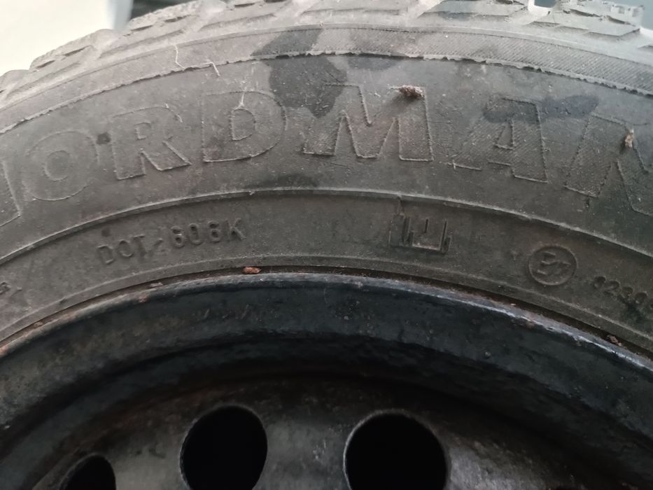 Резина зимова 185/65 R15 з дисками штампами