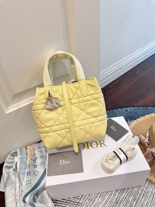 Жіноча сумка-шопер Dior 24x21