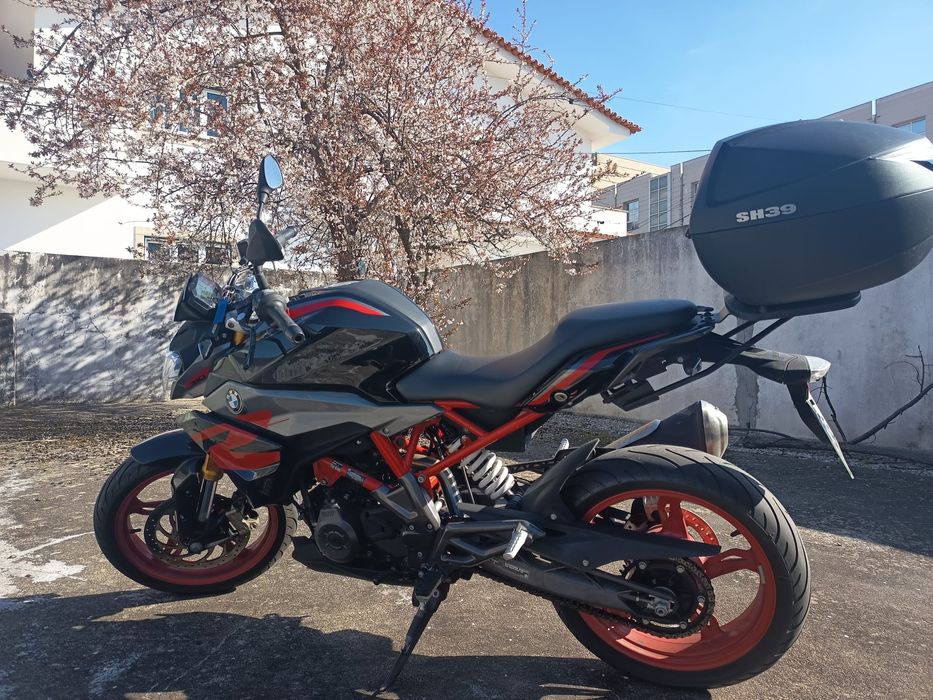 Mota BMW G310R em bom estado