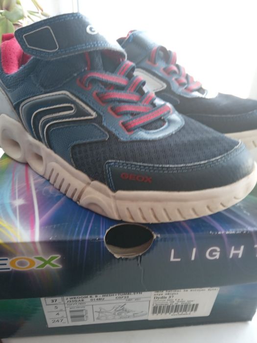 Geox ,кросівки 37р.