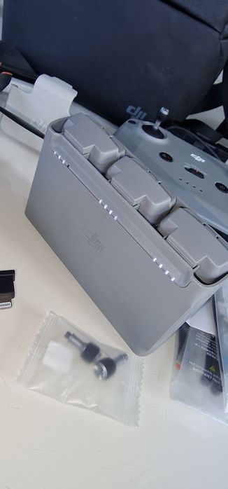 Dron DJI Mini 2 Fly More Combo – stan bardzo dobry, komplet akcesoriów