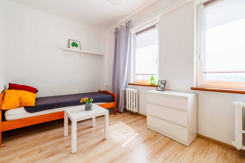 Ładny Pokój ul. Solarza, 5 min Od WSIiZ, Obok Szpital MSWiA, Od Września lub Paździenrika