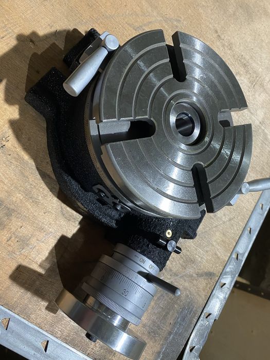 Поворотный стол универсальный синусный 100-250 мм.  фрезерный станок