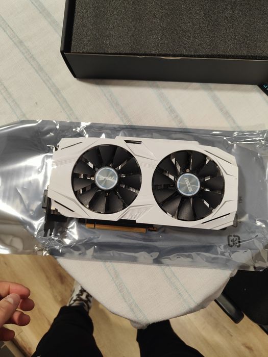Placa Gráfica ASUS GTX 1060 6GB GDDR5