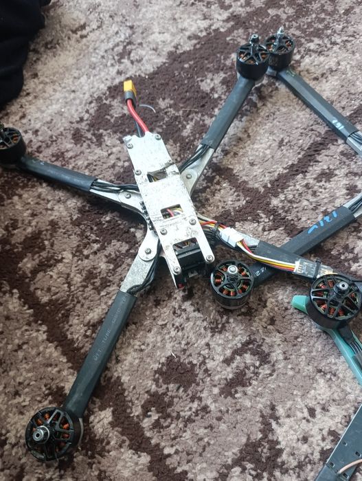 Дрони фпві фпв різне частини