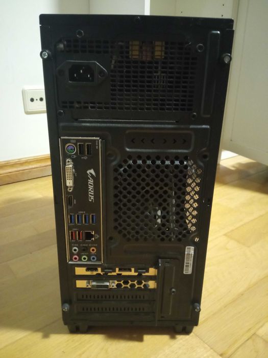 PC Gamer (ryzen 5 2600, RX 580, 16 GB ram)