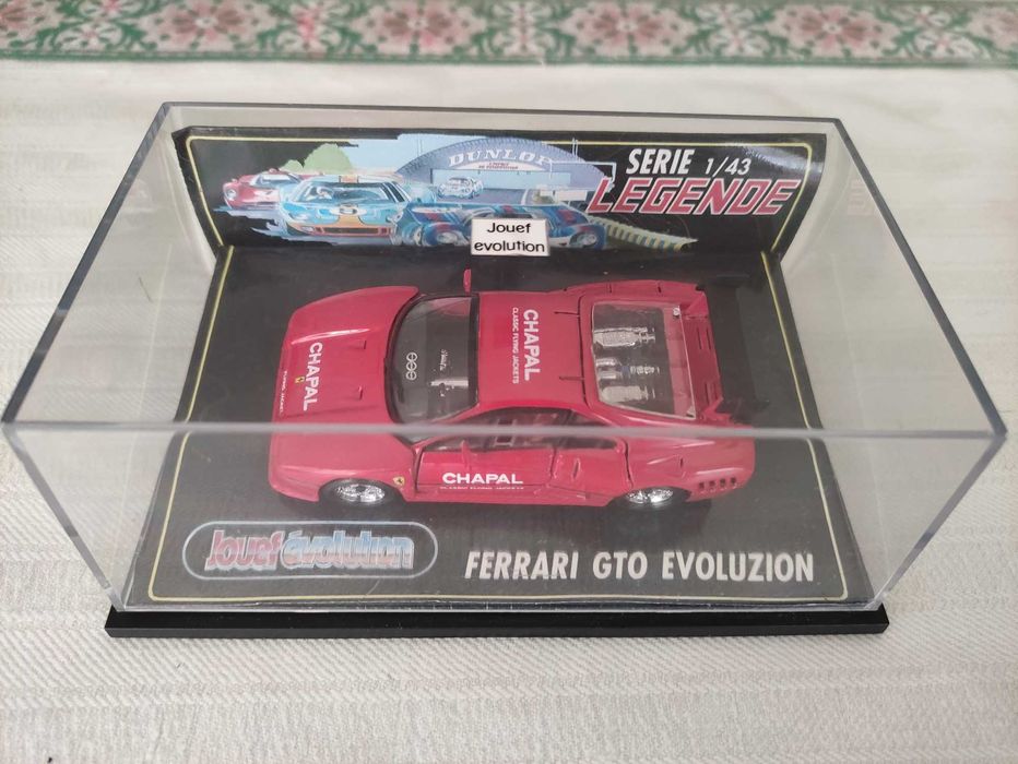 Vendo miniatura Ferrari GT0 Evolution, na escala 1:43,
Serie Legende