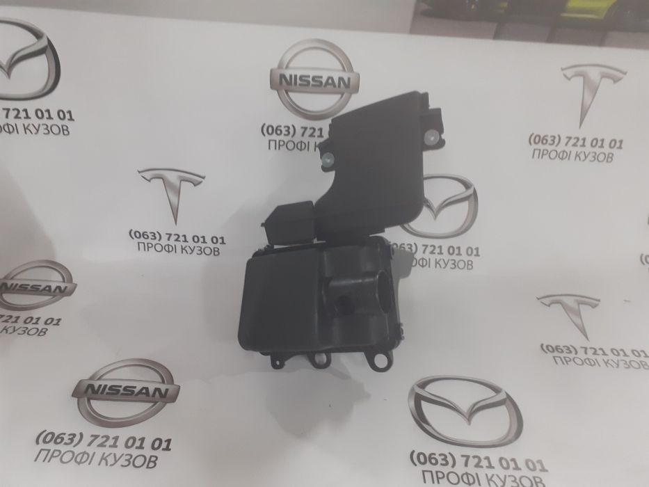 Корпус повітряного фільтра, бачок омивача Мазда 3, 6, СХ5, СХ50, СХ30