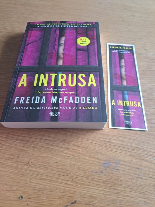 Livro      A INTRUSA