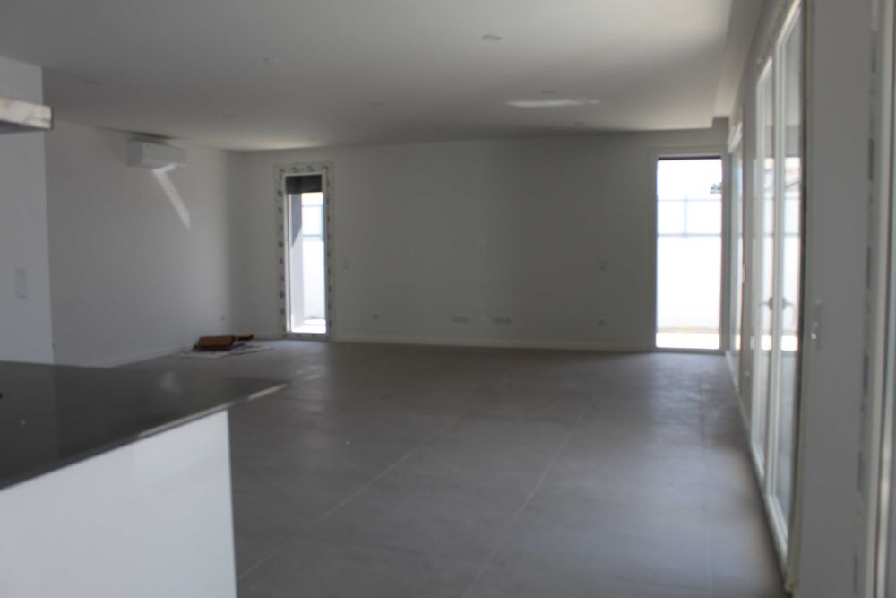 Vende-se Moradia Isolada  T4 com Piscina