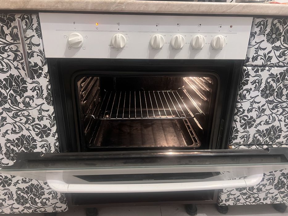 Продам електричну духовку IGNIS