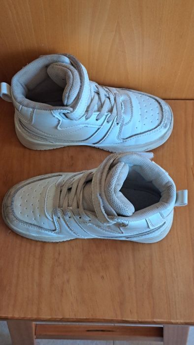 Ténis e chinelos criança