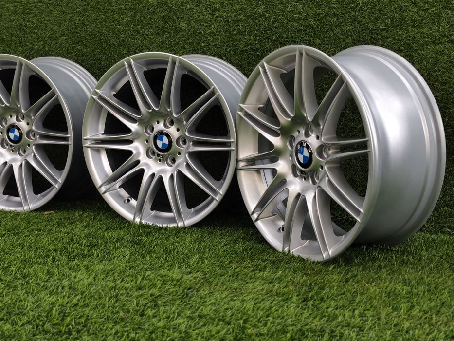 Jantes 19 bmw originais pack M style 225 rigorosamente novas Dupla medida saíram originalmente E90 E91 E92 E93  mas compatível com vários modelos bmw