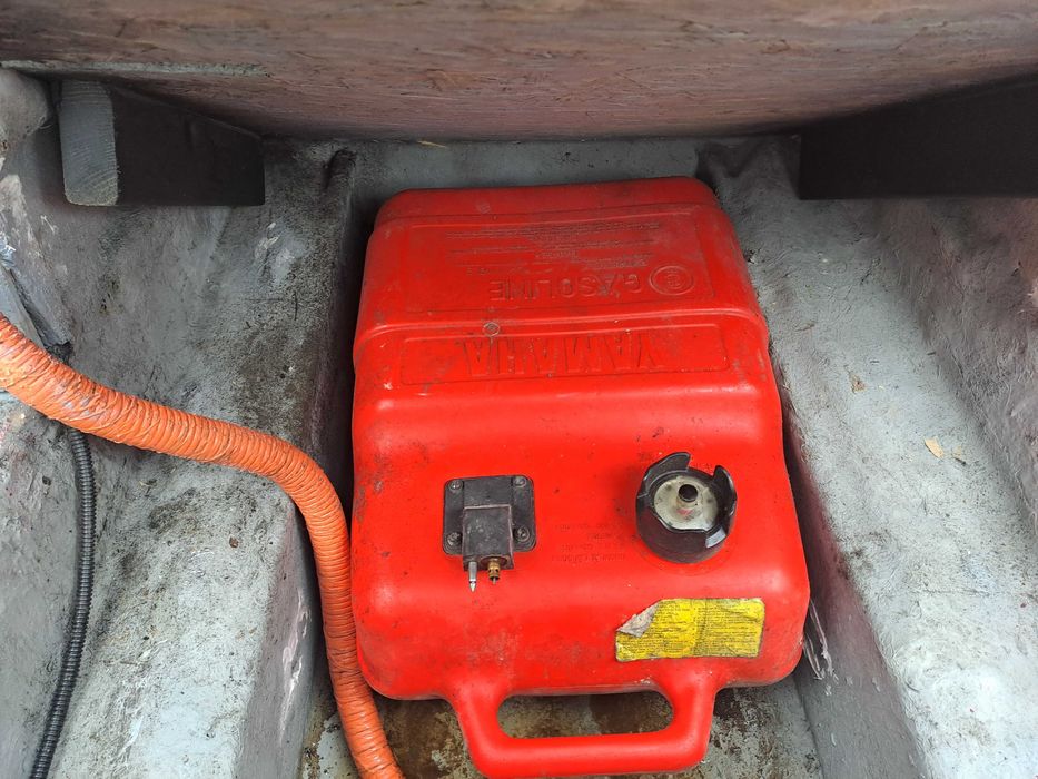 Motorówka Reinell + silnik zaburtowy Selva 70 km