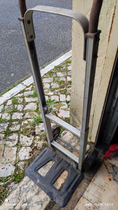 Monta cargas novo 20eur.