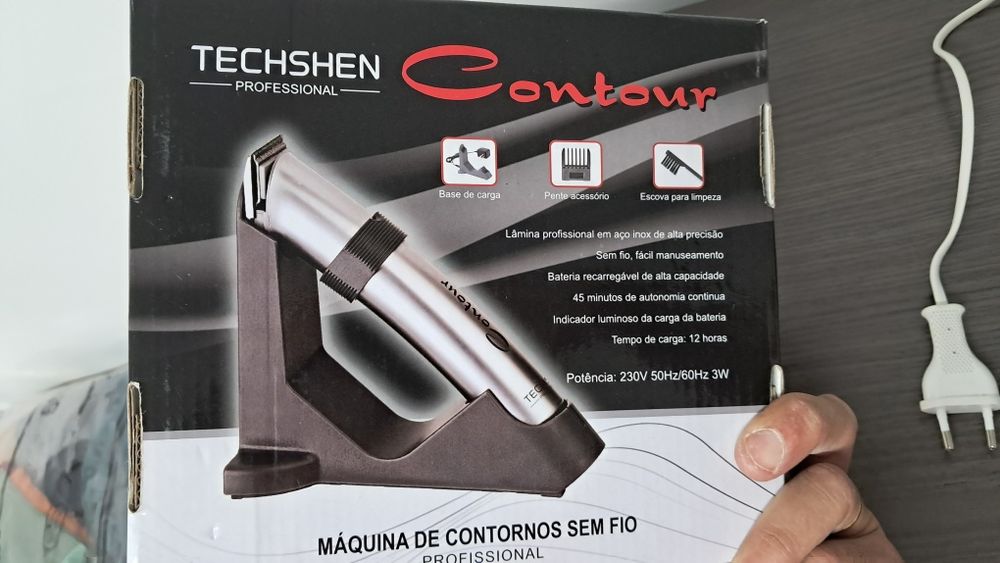 Máquina aparadora de cabelo e barba