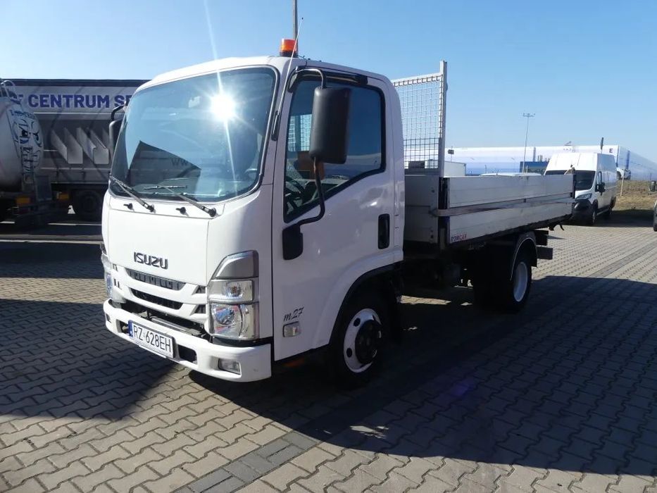 Isuzu M27