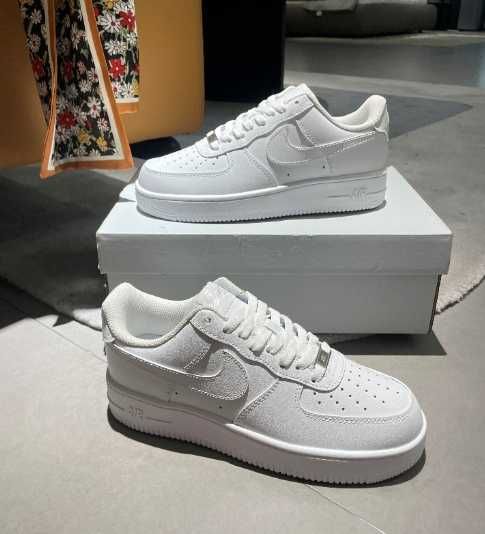 Pasuje bardzo dobrze do ubrań. Rozmiar.43