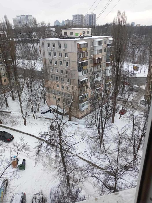 Продам 2-кімн. Щу́сєва вул. 42а, 47 м.кв.МетроСирець 2 хвилини пішки.