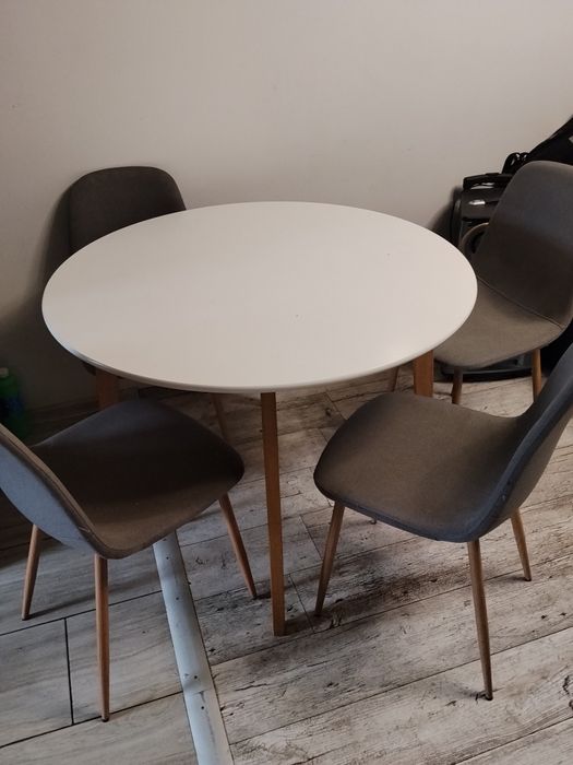 Stół okrągły+4 krzesła