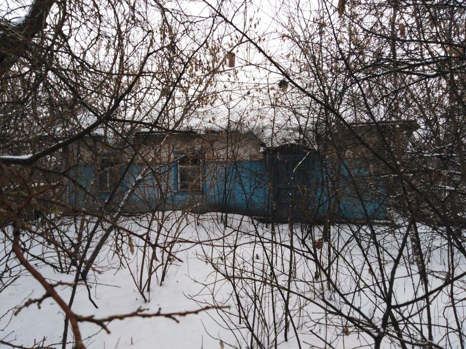 Продам участок е будинок сарай криниця погреб сад